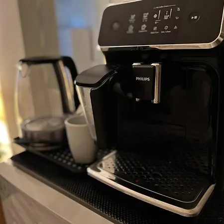 Cozy Private Room 1 On A Busy Persian Restaurant * 埃因霍温