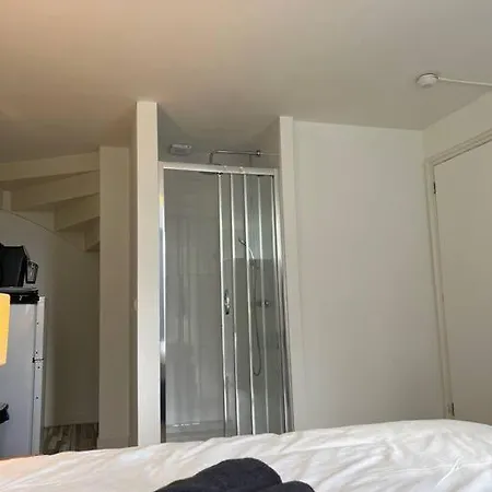 Cozy Private 1 On A Busy Persian Restaurant Apartment