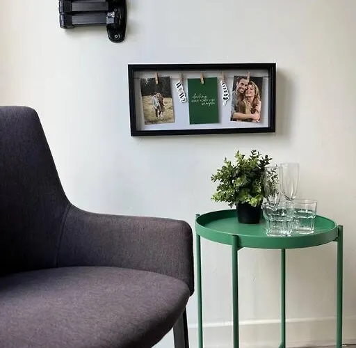 Cozy Private Room 1 On A Busy Persian Restaurant * Eindhoven