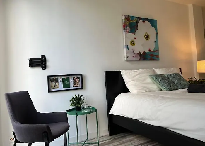 101 - - By T&s Apartment *