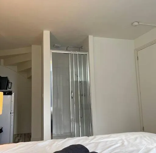 Cozy Private Room 1 On A Busy Persian Restaurant 公寓